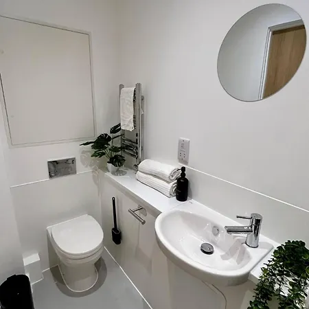 Redcross Flat 118 * בריסטול